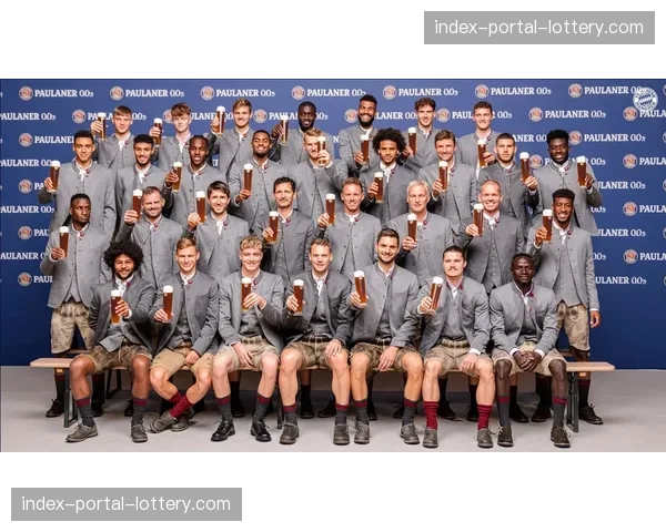 赛前最后训练，拜仁全员参与，仅一名替补球员进行单独恢复